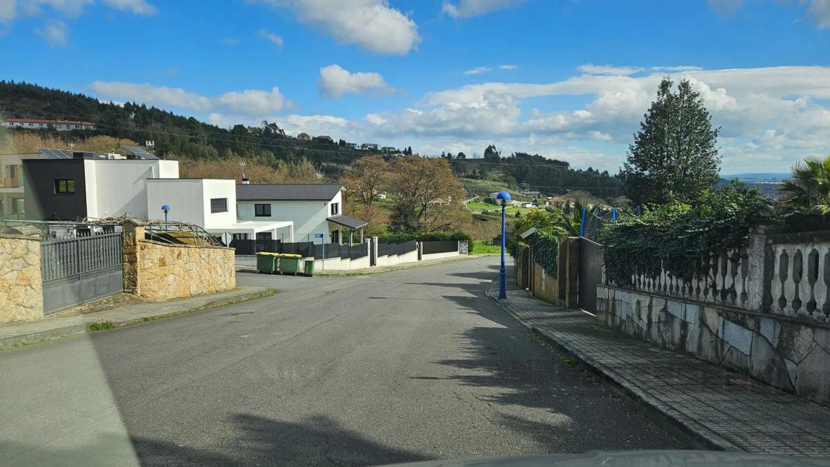 Terreno en venta en Culleredo, A Coruña photo 2