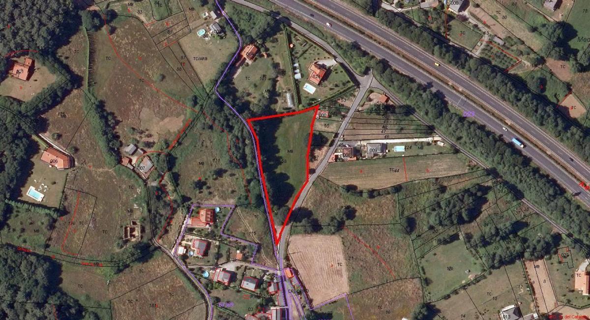 Terreno en venta en Cambre, A Coruña photo 1