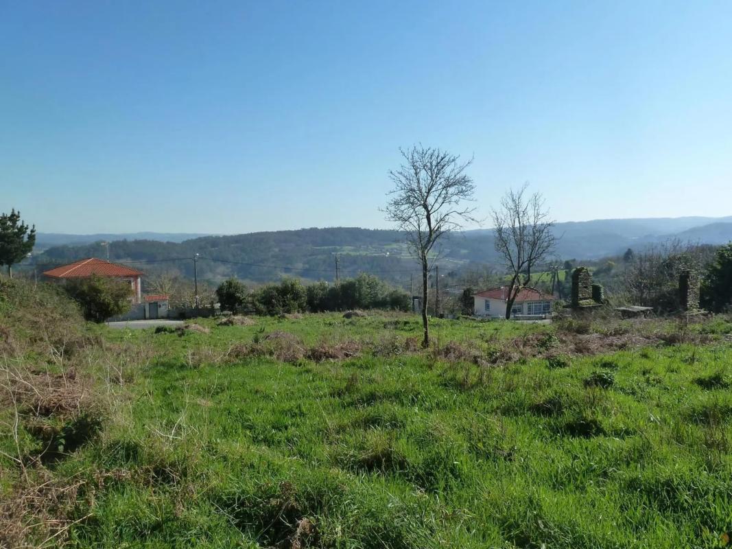 Terreno en venta en Carral, A Coruña photo 3