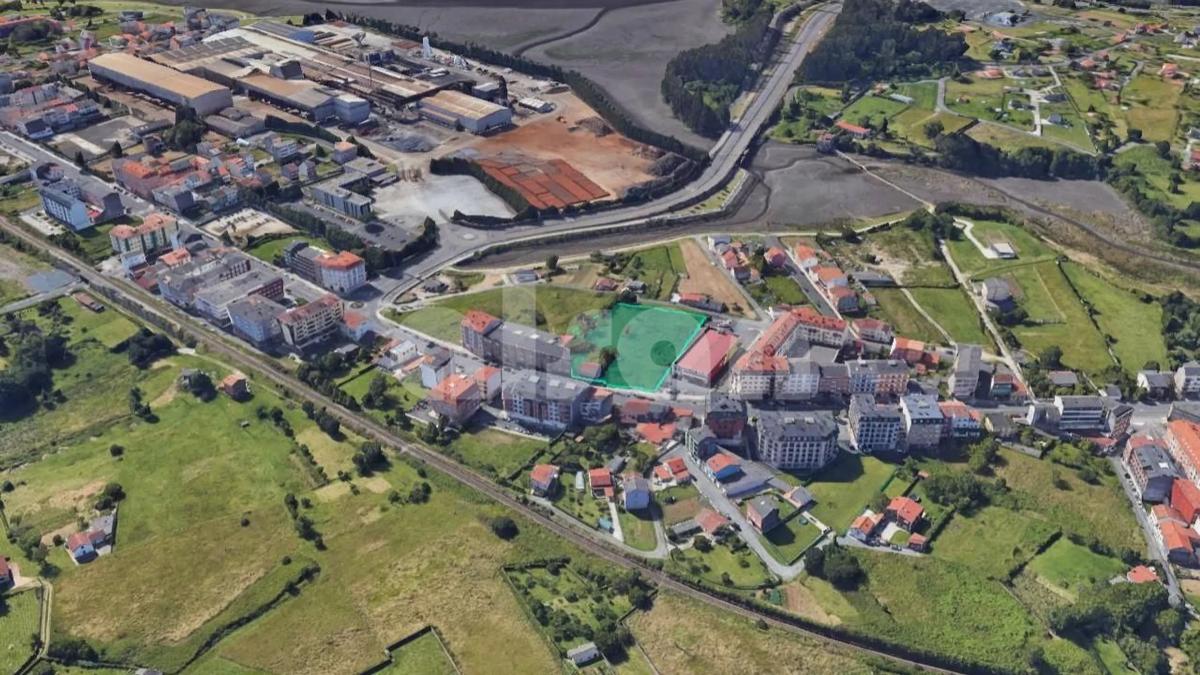 Terreno en venta en Narón, A Coruña photo 3