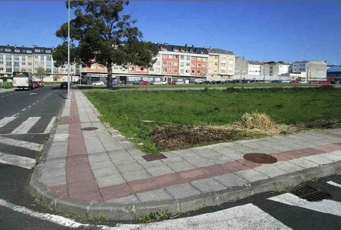 Terreno en venta en Narón, A Coruña photo 3
