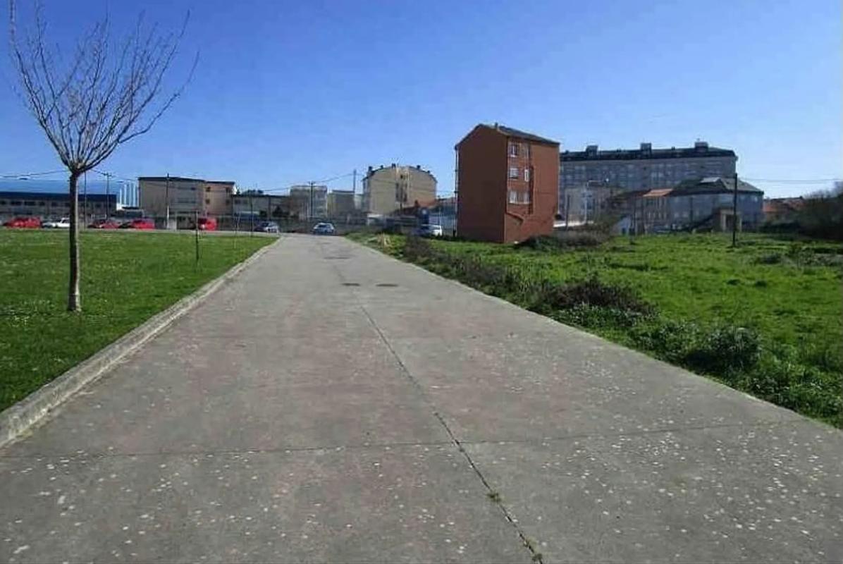 Terreno en venta en Narón, A Coruña photo 5