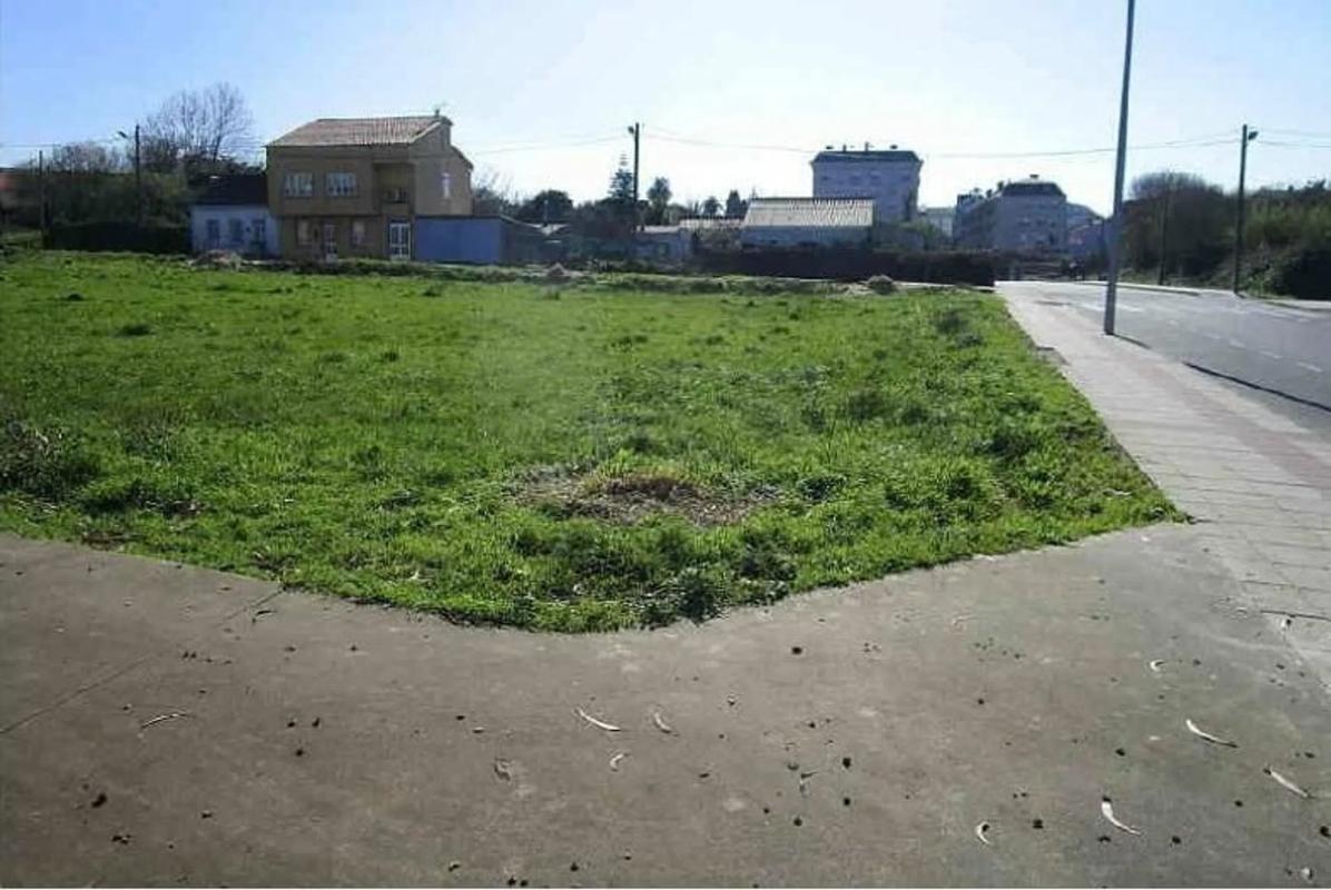 Terreno en venta en Narón, A Coruña photo 4