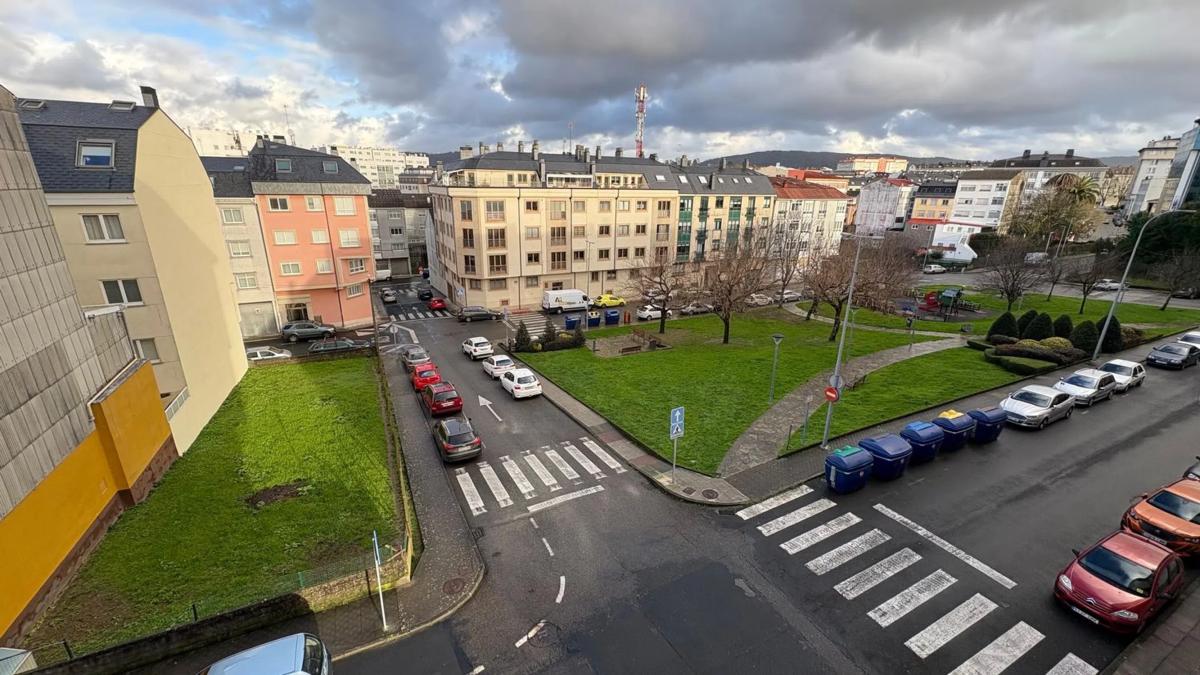 Terreno en venta en Narón, A Coruña photo 2