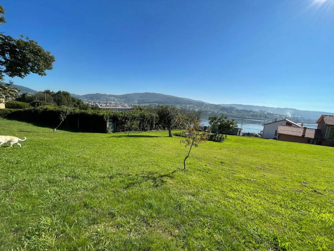 Terreno en venta en Narón, A Coruña photo 2
