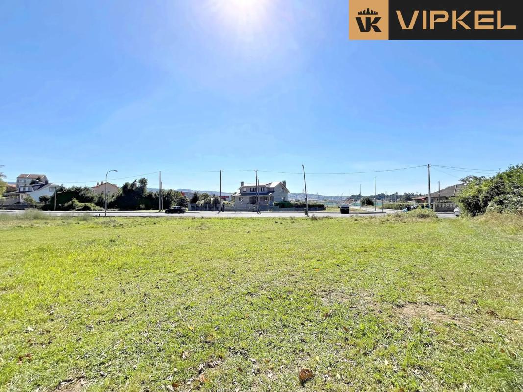Terreno en venta en Narón, A Coruña photo 4