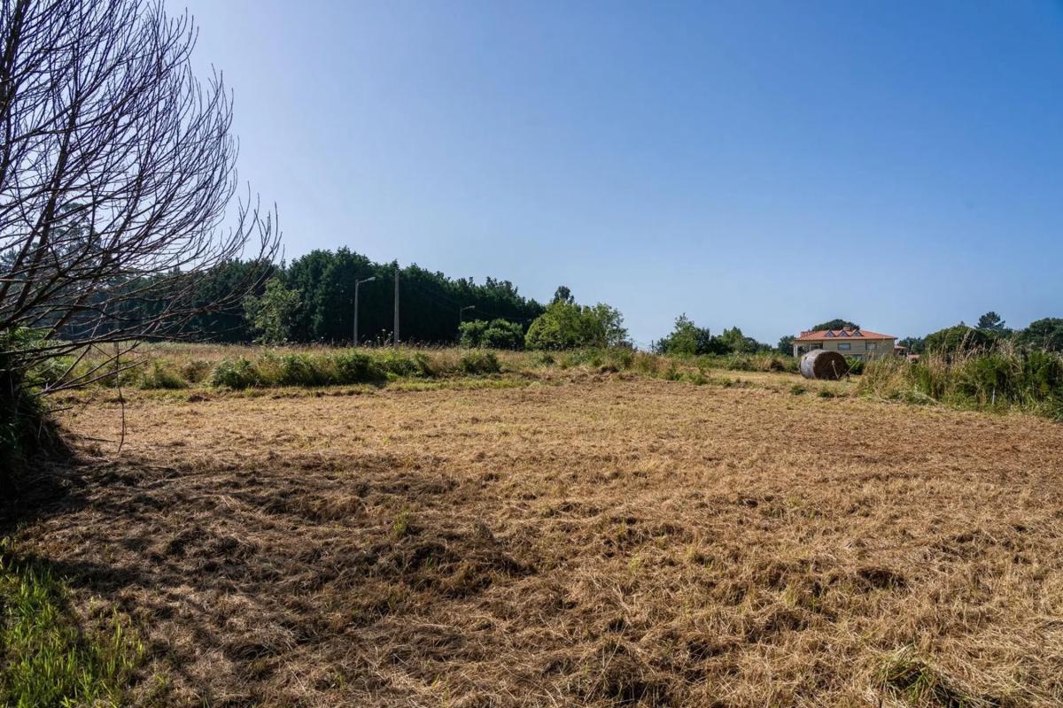 Terreno en venta en Ares, A Coruña photo 2