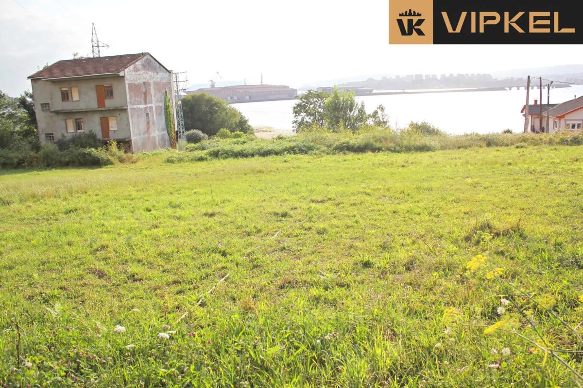 Terreno en venta en Fene, A Coruña photo 1