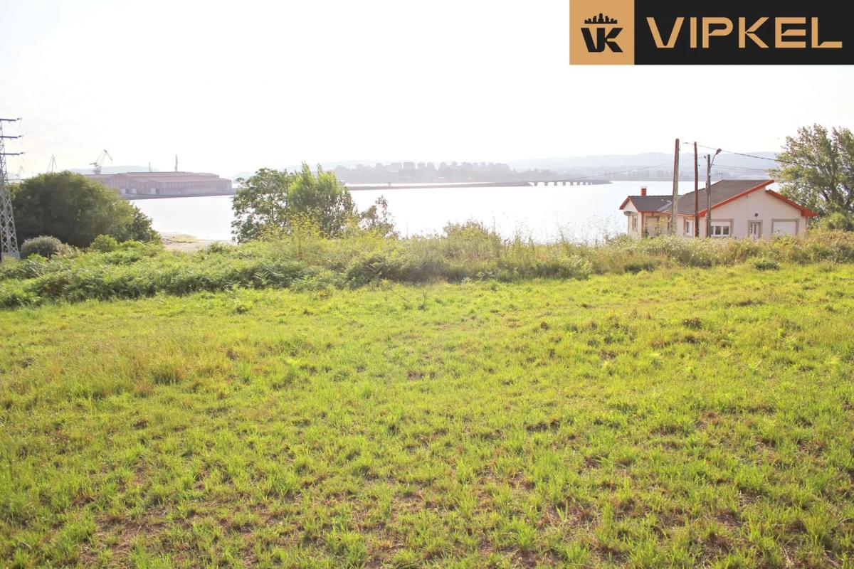 Terreno en venta en Fene, A Coruña photo 3