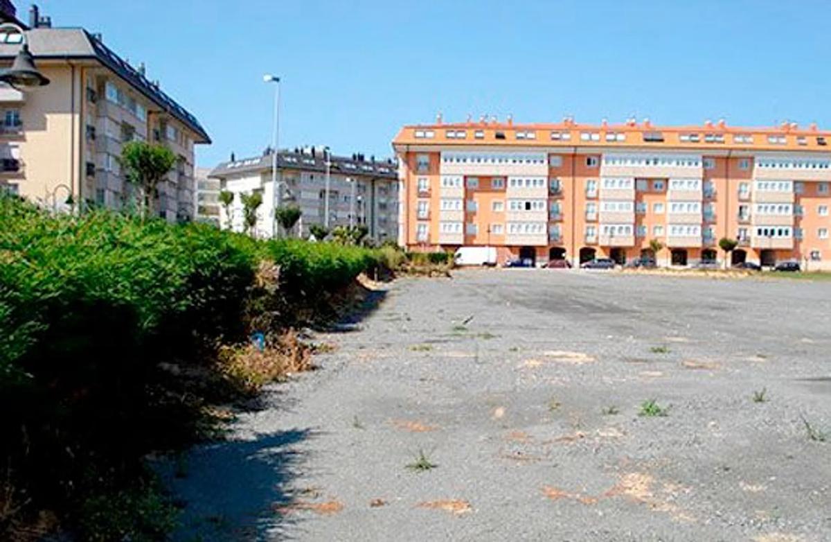 Terreno en venta en Narón, A Coruña photo 2