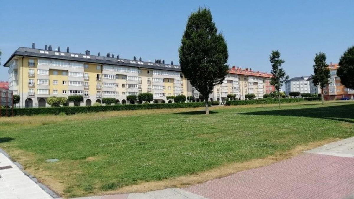 Terreno en venta en Narón, A Coruña photo 3