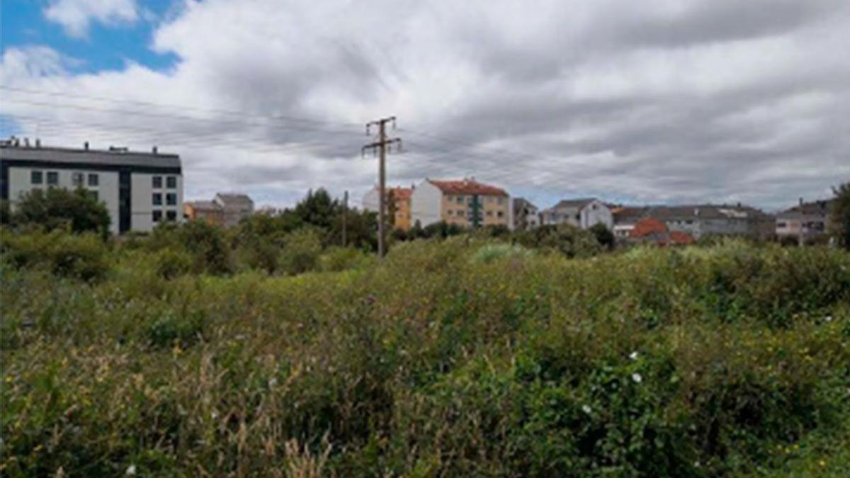 Terreno en venta en Narón, A Coruña photo 2