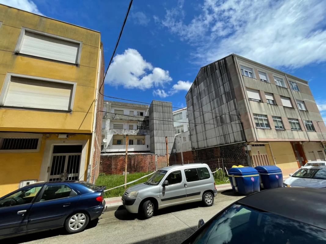 Terreno en venta en Narón, A Coruña photo 2