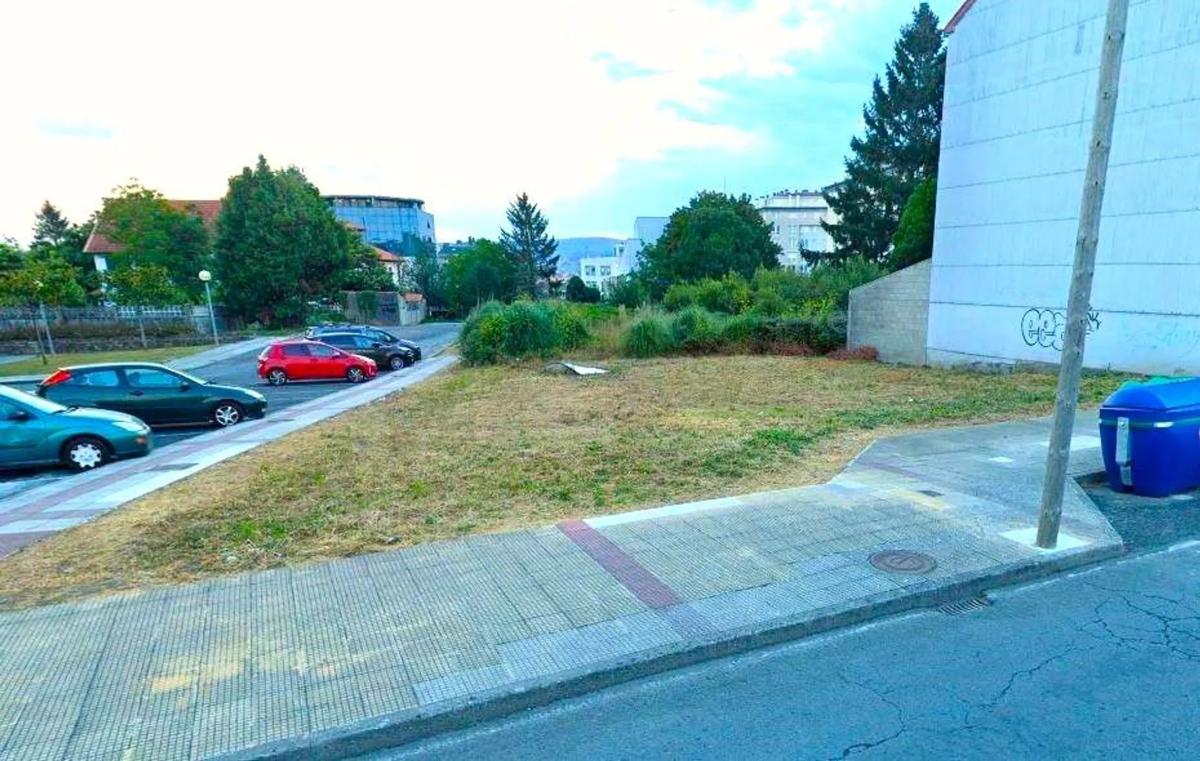Terreno en venta en Narón, A Coruña photo 1