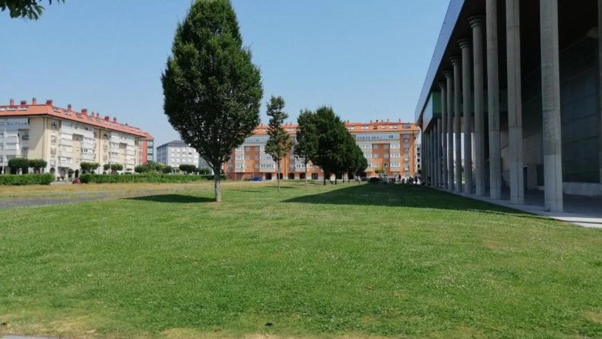 Terreno en venta en Narón, A Coruña photo 3
