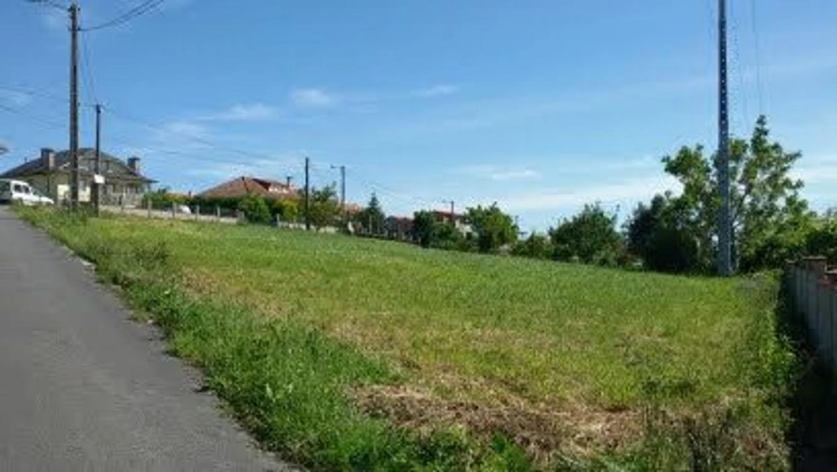 Terreno en venta en Narón, A Coruña photo 2
