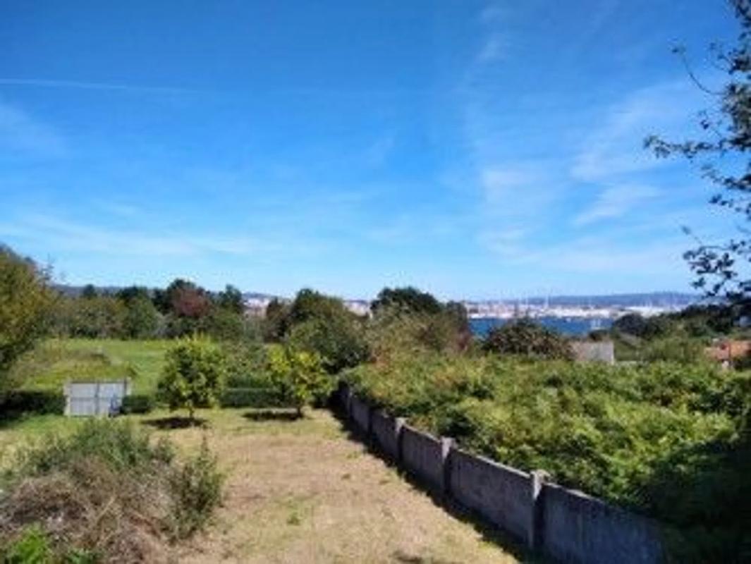 Terreno en venta en Mugardos, A Coruña photo 1