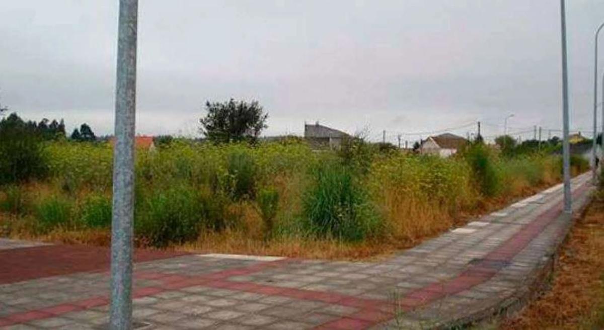 Terreno en venta en Narón, A Coruña photo 4