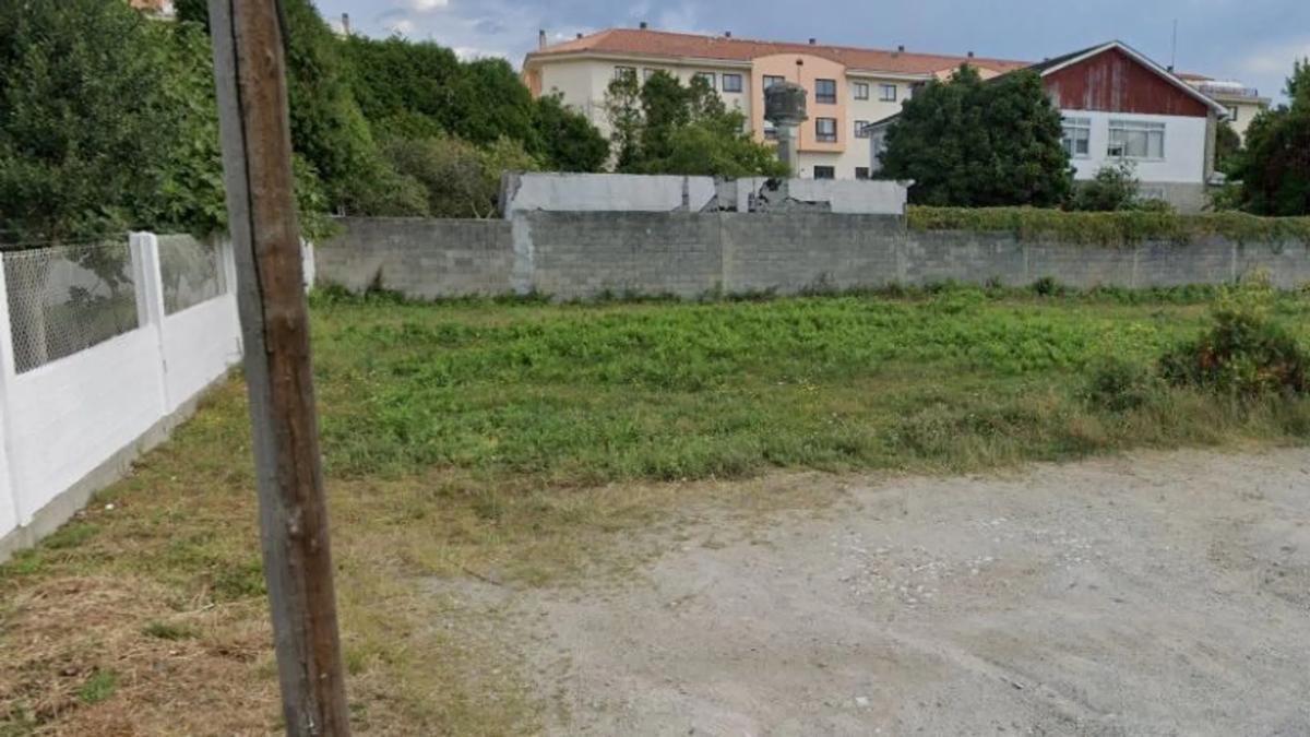 Terreno en venta en Narón, A Coruña photo 2