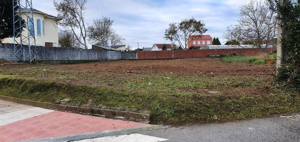 Terreno en venta en Narón, A Coruña photo 4