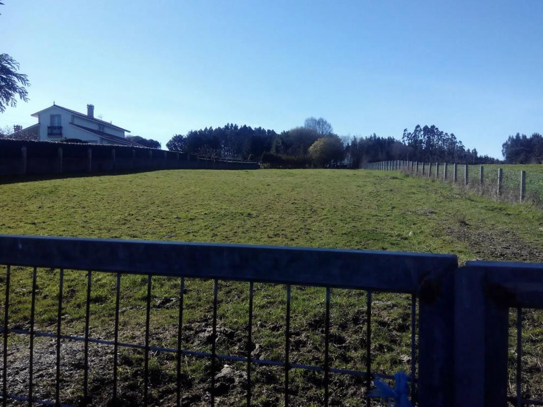 Terreno en venta en Narón, A Coruña photo 1