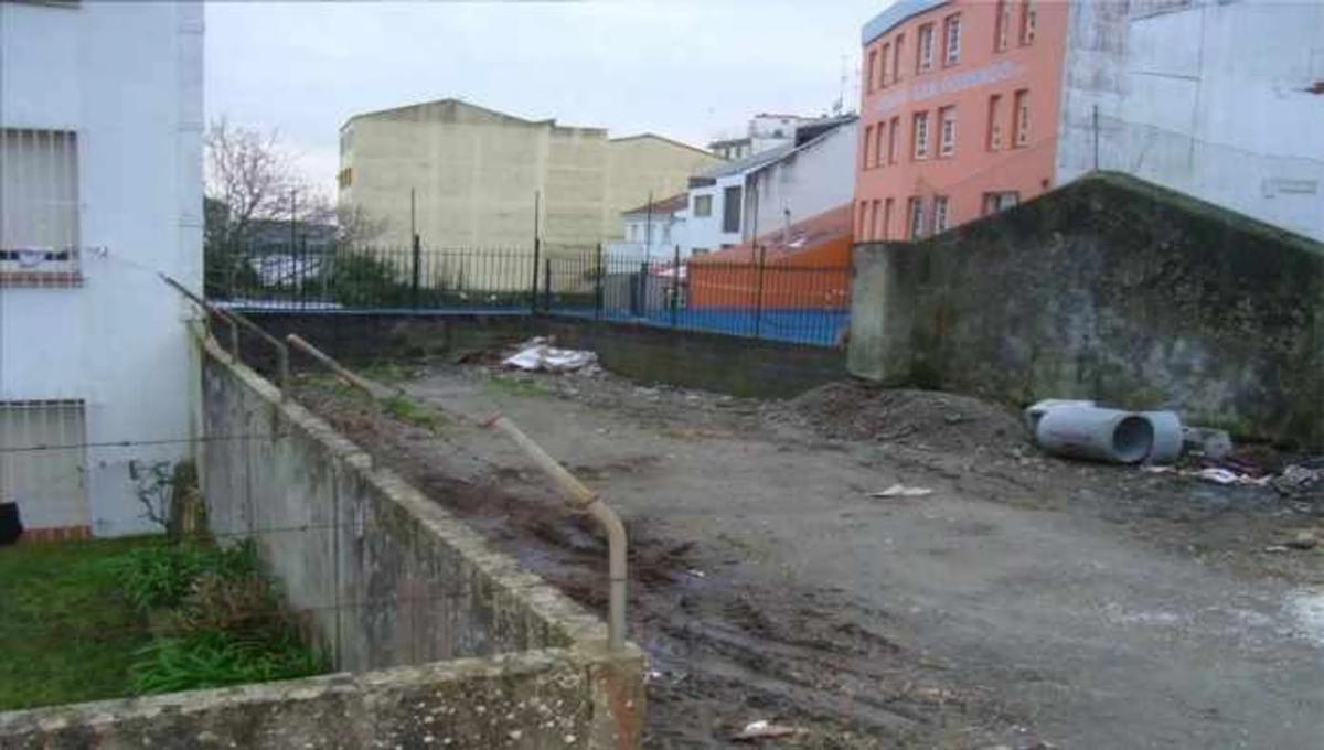 Terreno en venta en Ferrol, A Coruña photo 1