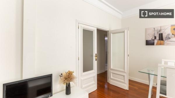 Apartment for rent in  Embajadores 1 4 C , Madrid photo 4