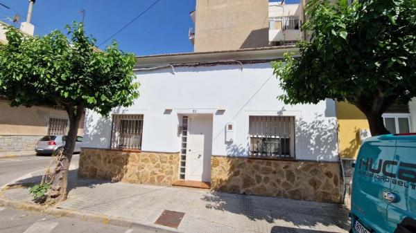 Квартира на продажу на  Piso en Almoradí, Алморади photo 1