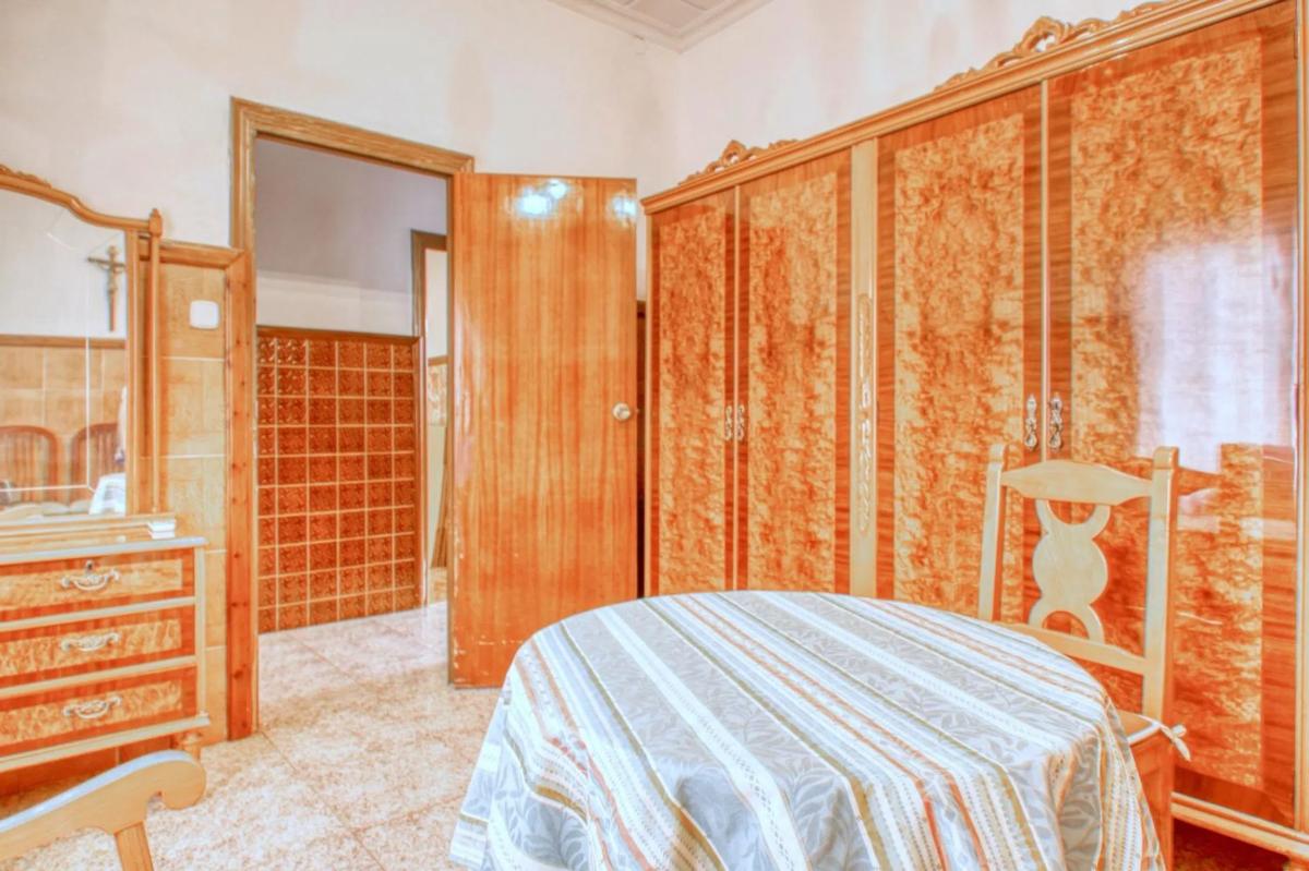 Properties for sale and rent in Spain photo 5