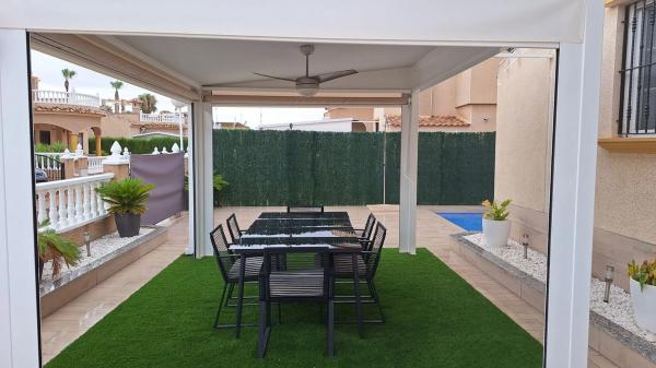 Chalet pareado en calle la Rosella, 16 thumbnail 1