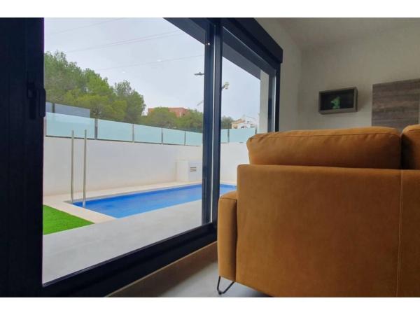 Chalet adosado thumbnail 1