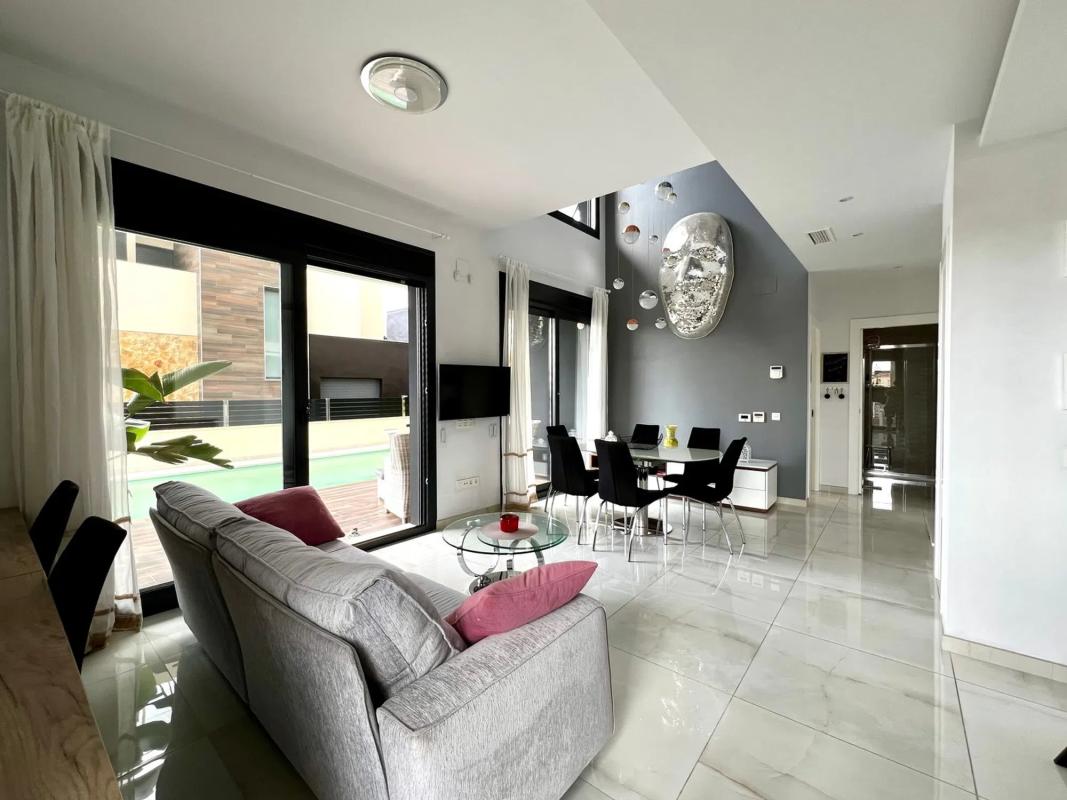 Properties for sale and rent in Spain photo 2