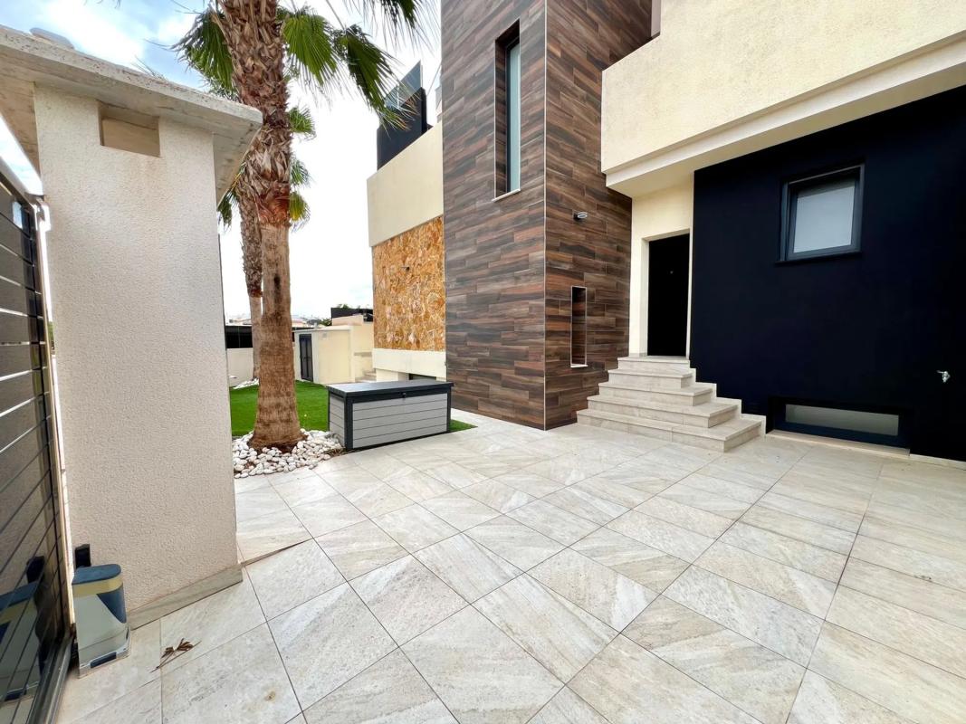 Properties for sale and rent in Spain photo 5