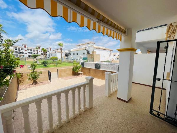 Chalet pareado en calle J.H.Alhamed photo 2