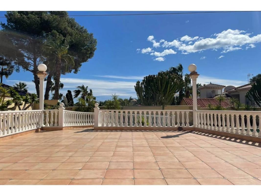 Properties for sale and rent in Spain photo 4