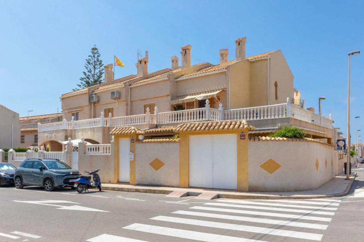 Venta de chalet independiente en Barrio El Molino, Torrevieja
photo 1