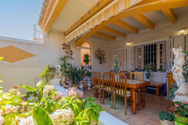 Independent chalet for sale in Barrio El Molino, Torrevieja thumbnail 2