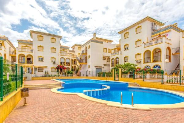 Duplex for sale on Barrio Cañada del Molino, Torrevieja photo 1