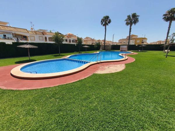 Ático en venta en  Calle Río Danubio, 1, Torrevieja photo 1