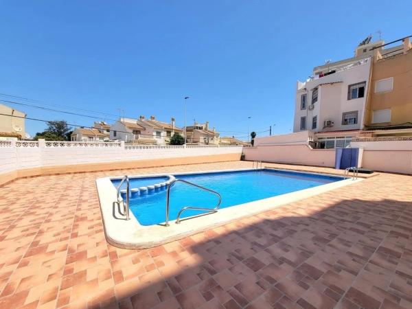 Mieszkanie na sprzedaż w  Barrio Nueva Torrevieja, Torrevieja photo 2