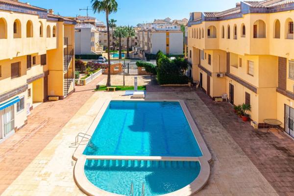 Apartment for sale in  Avenida de las Olas, 4, Torrevieja photo 2