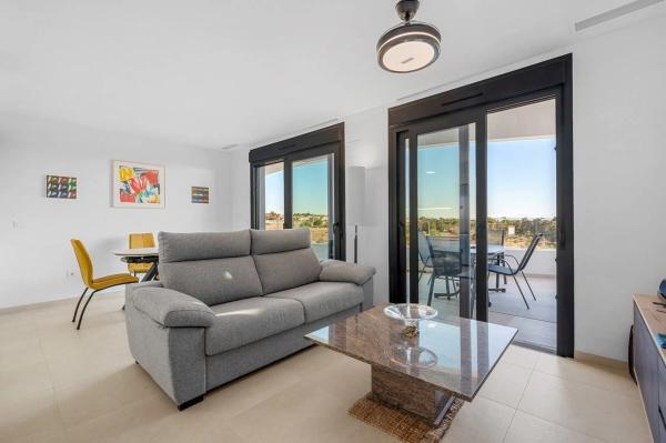 Apartment for sale in  Calle Mar Gruesa s/n, Torrevieja photo 4