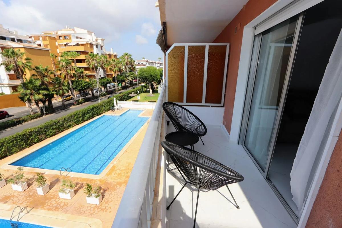 Venta de piso en Calle Bajamar, Torrevieja
photo 3