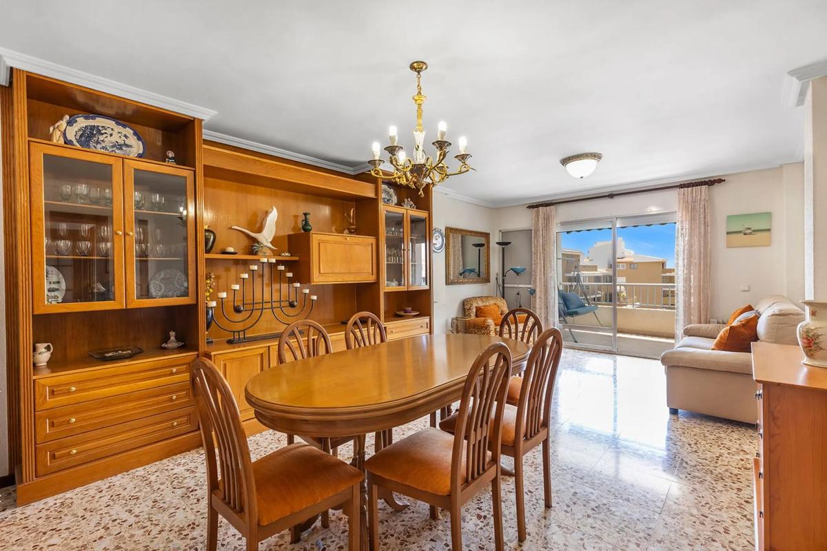 Venta de piso en Calle Bajamar, Torrevieja
photo 2