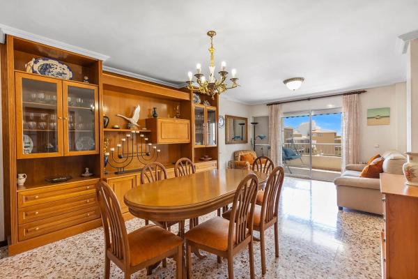 Piso en venta en Calle Bajamar, Torrevieja
thumbnail 1