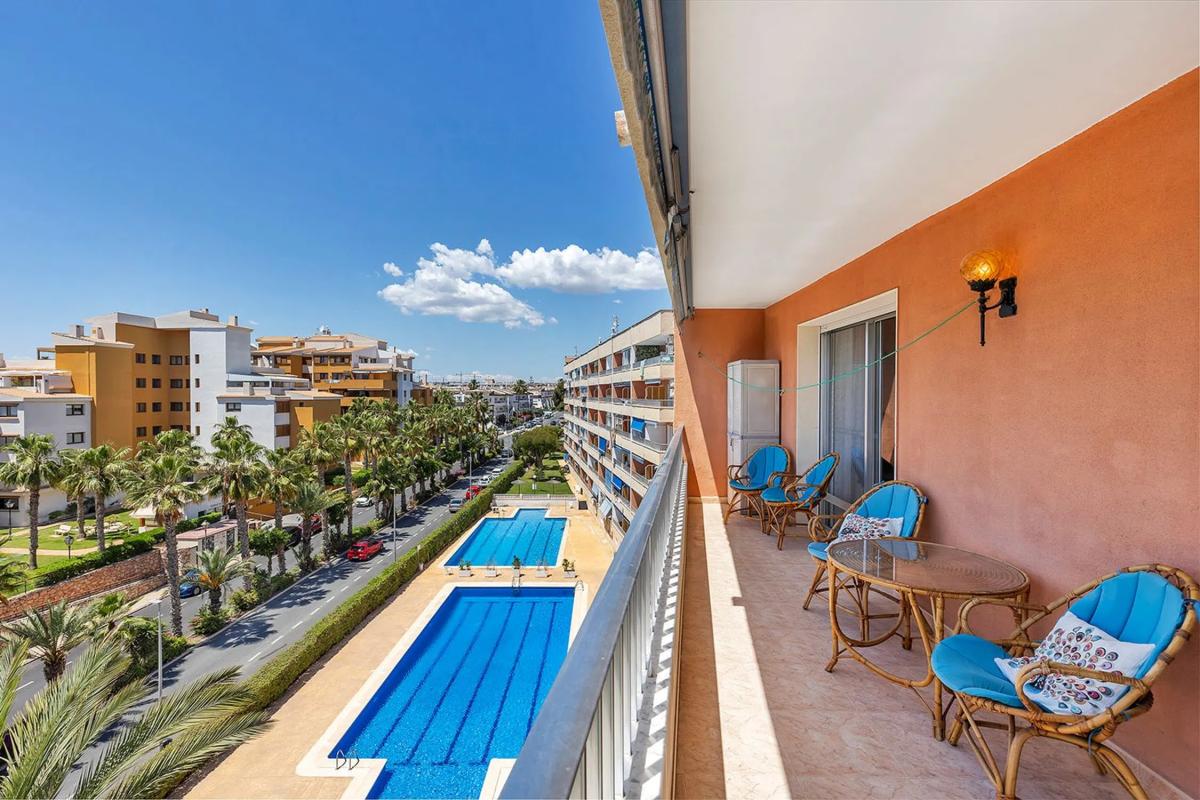 Venta de piso en Calle Bajamar, Torrevieja
photo 3