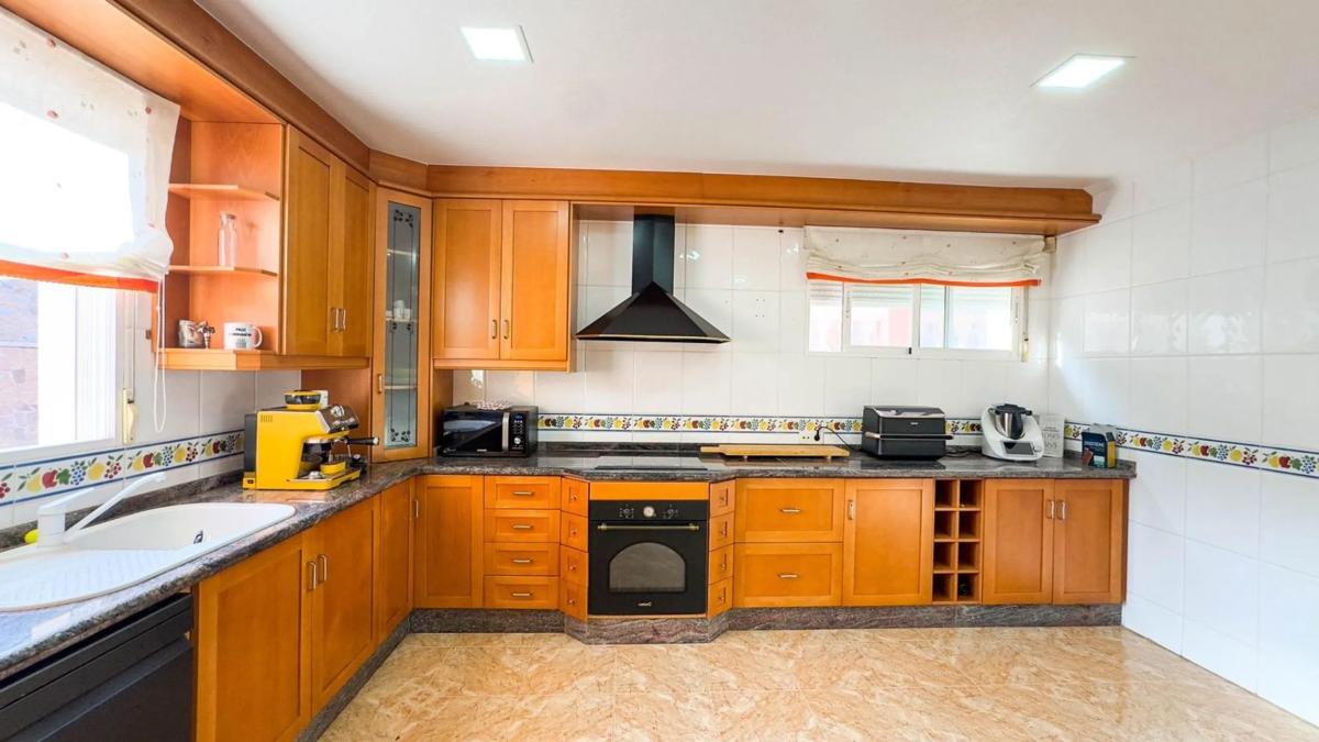 Properties for sale and rent in Spain photo 2