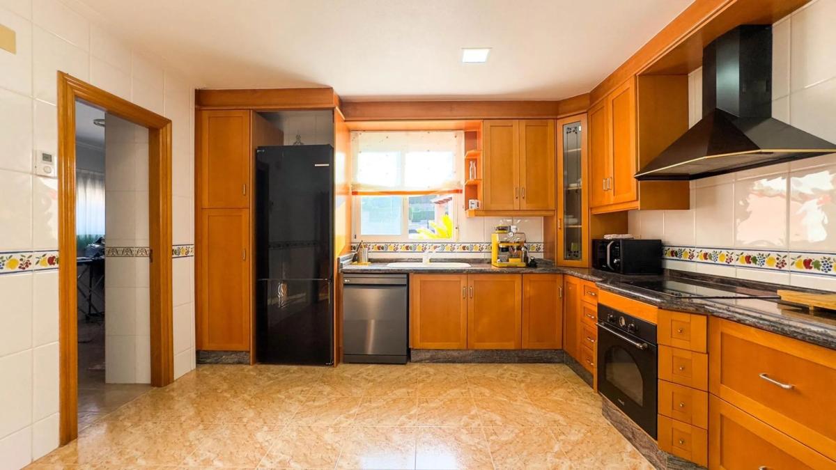 Properties for sale and rent in Spain photo 3