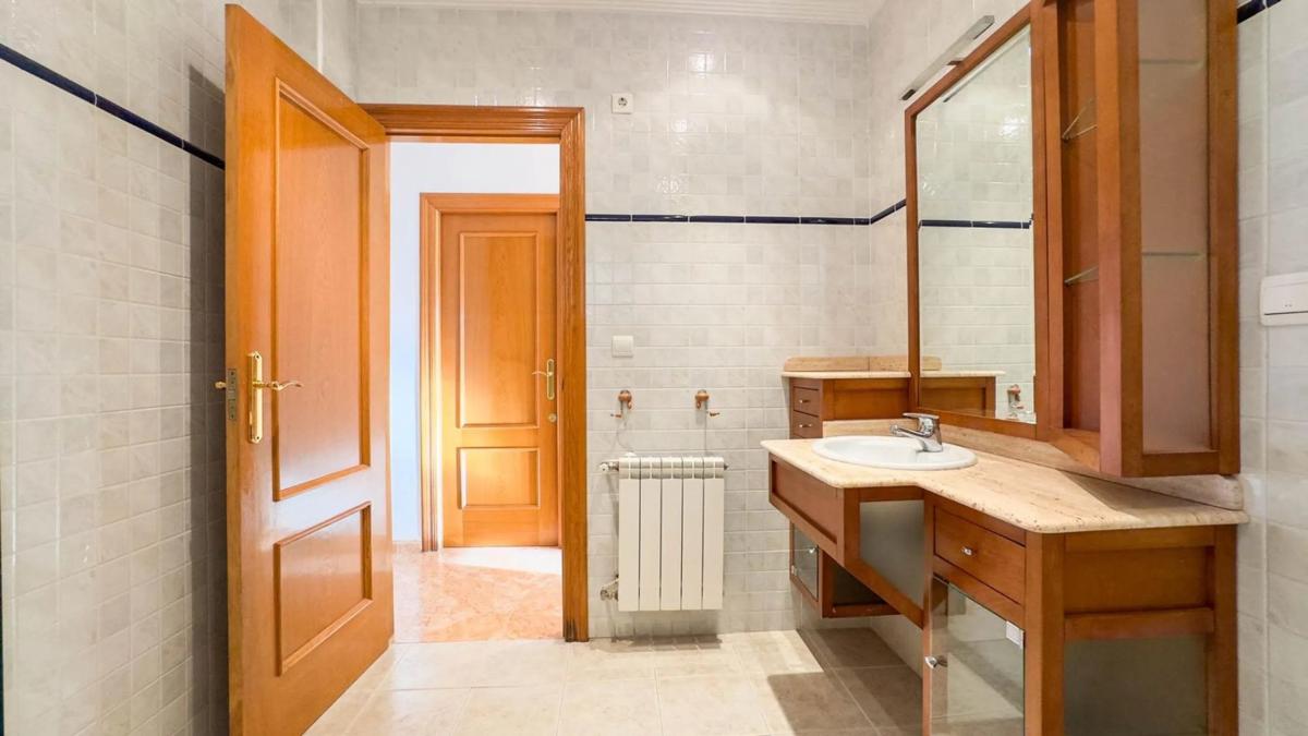 Properties for sale and rent in Spain photo 5