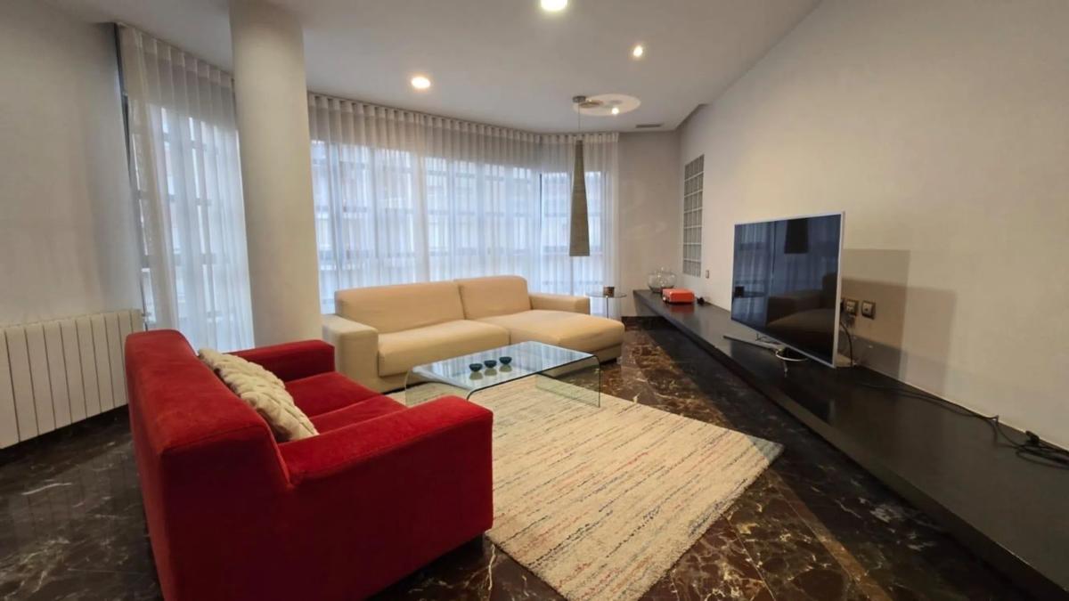Venta de piso en Calle Poeta Miguel Hernandez, Elche / Elx
photo 1